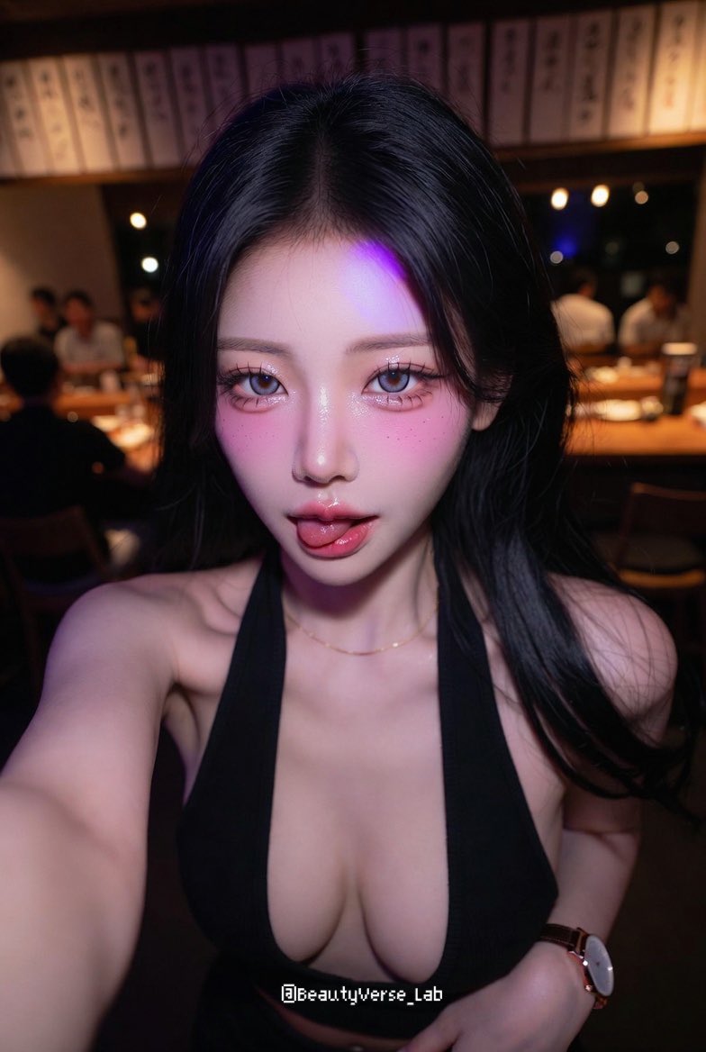 Influencer Selfie in Japanese Izakaya thumbnail 2