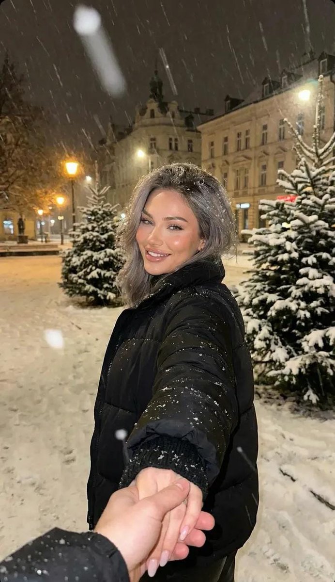 Candid Romantic Winter Night Photo thumbnail 2