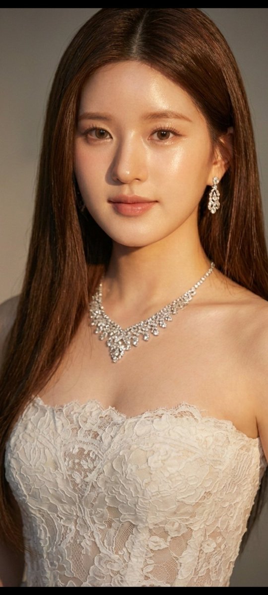 Zhao Lusi: High Fashion Glass Skin Portrait thumbnail 4